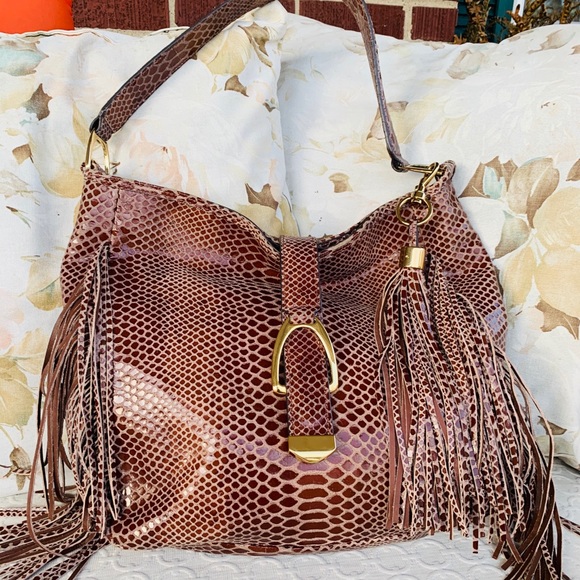 G.I.L.I Stirrup Fringe Leather Hobo Bag